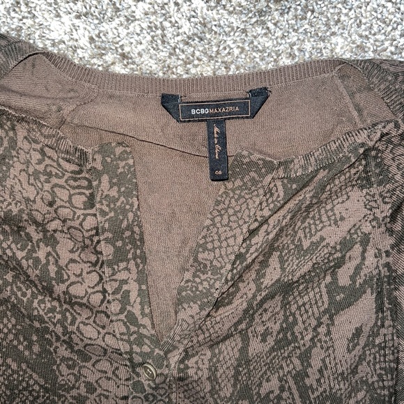 BCBG Max Azira Oversize Snakeskin Sweater - Picture 5 of 8